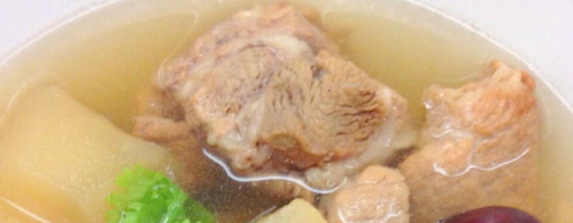 Zuppa di pollo e mele